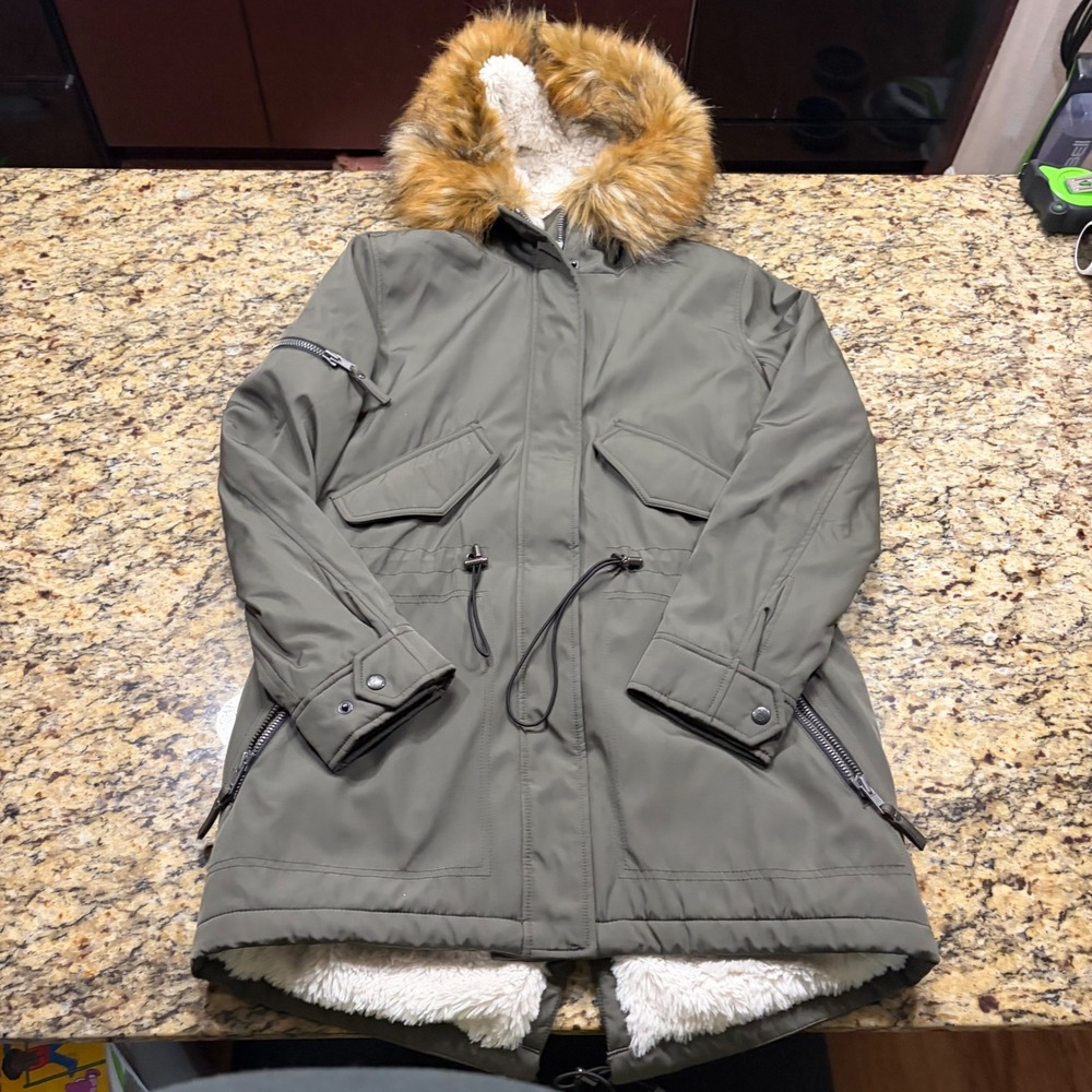 S13 New York Women Olive Green Faux Fur Trim Hooded Sherpa Lined Parka Jacket M